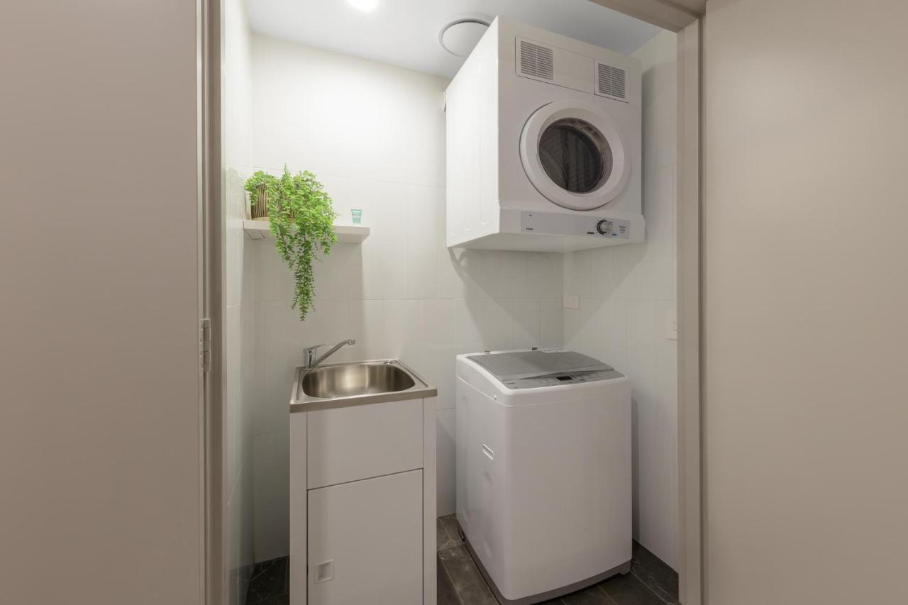 Meriton Suites Pitt Street, Sydney Exteriör bild Laundry room