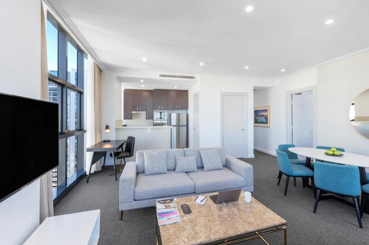 Meriton Suites Pitt Street, Sydney Exteriör bild A staged apartment at the new complex